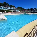 T2 Ocean Piscine Golf Apartment