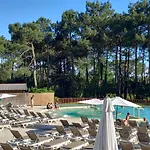 T2 Ocean Piscine Golf