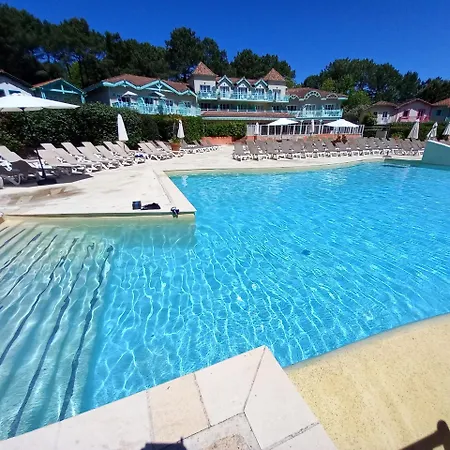 T2 Ocean Piscine Golf