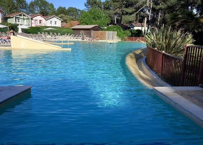 T2 Ocean Piscine Golf *