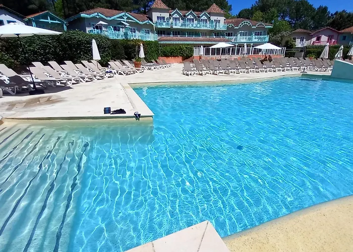 T2 Ocean Piscine Golf