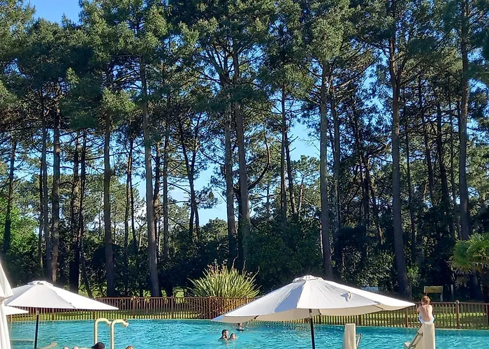 T2 Ocean Piscine Golf Apartament *
